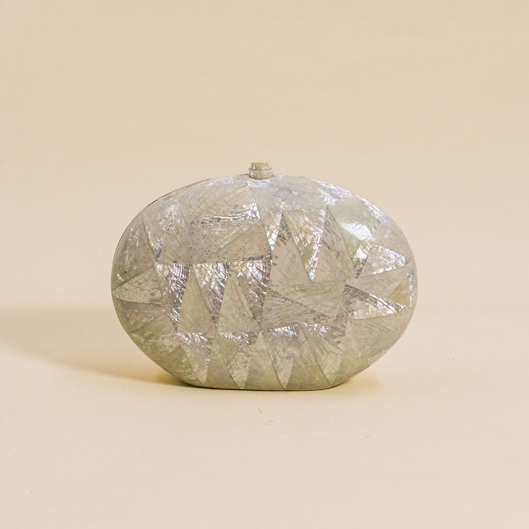 Balikbayan-Handicrafts_Abalone-Shell-Clutch-Bag _ Front-View_No_Chain
