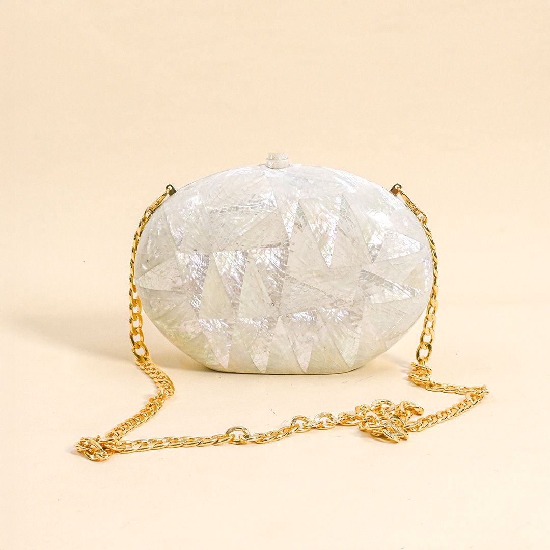 Balikbayan-Handicrafts_Abalone-Shell-Clutch-Bag _ Front-View_With_Chain
