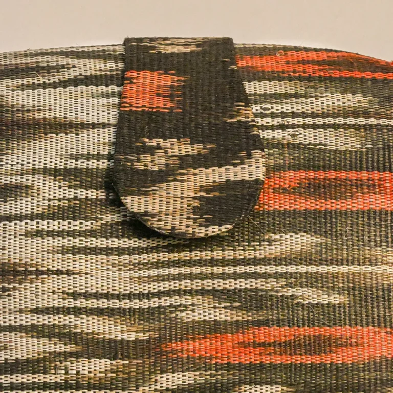 Balikbayan-Handicrafts_T_nalak-Meduim-Bag_Close-Up-Center