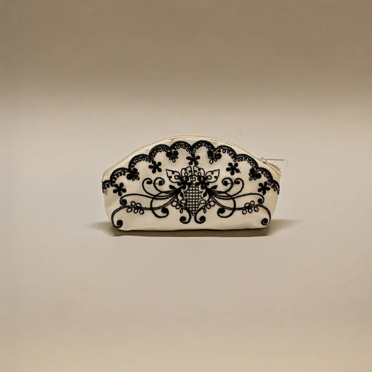 Balikbayan-Handicrafts_Jusylin-Coin-Purse-Small_Front-View