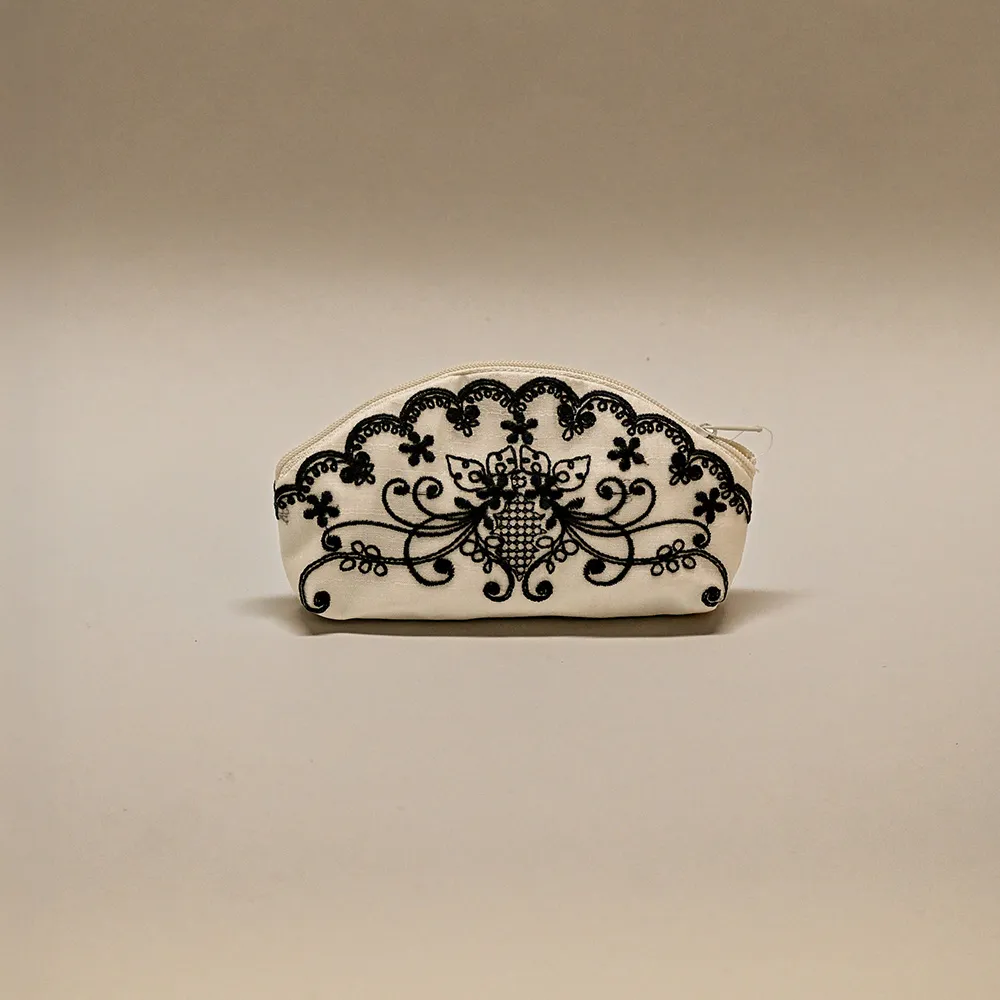 Balikbayan-Handicrafts_Jusylin-Coin-Purse-Small_Front-View